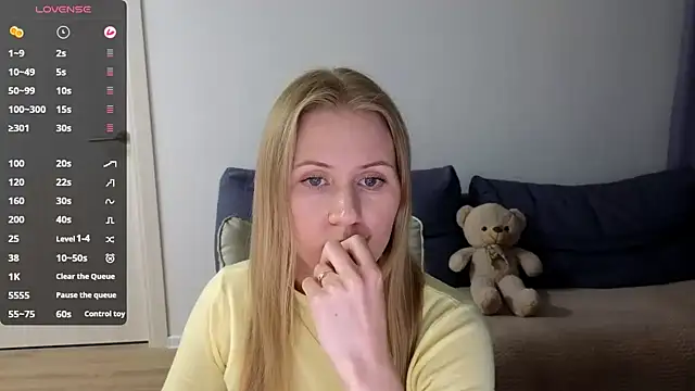 Snapshot of IsabelAllen chatting on 09-24-25, 07:06 IsabelAllen online show from 09-24-25, 07:06