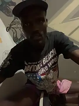 Snapshot of BringBackLostLover chatting on 10-15-25, 12:44 BringBackLostLover online show from 10-15-25, 12:44