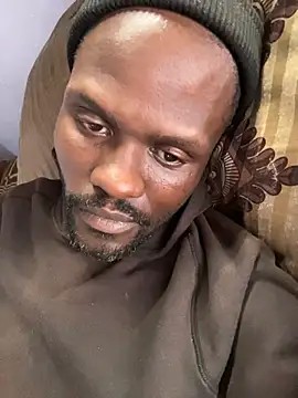 Snapshot of BringBackLostLover chatting on 11-18-25, 11:47 BringBackLostLover online show from 11-18-25, 11:47