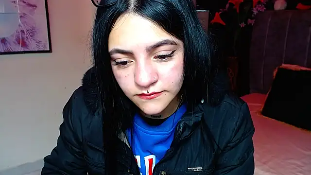 Violettasquirt online show from 11-28-25, 01:47