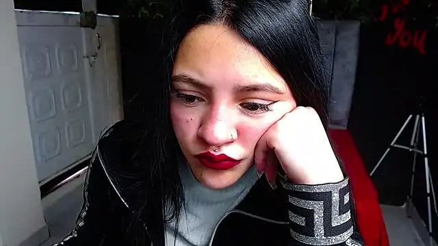 Violettasquirt online show from 05-15-26, 01:51