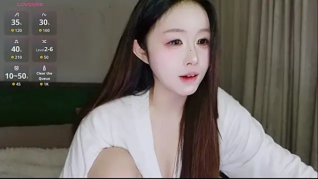 Snapshot of Hazel-11 chatting on 01-19-26, 01:59 Hazel-11 online show from 01-19-26, 01:59