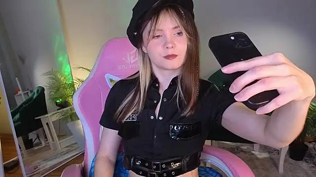 CiriRianonn online show from 11-07-25, 04:23