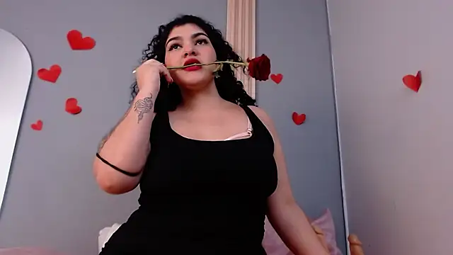 Snapshot of fabiana_hot_couple chatting on 02-12-25, 06:40 fabiana hot couple online show from 02-12-25, 06:40