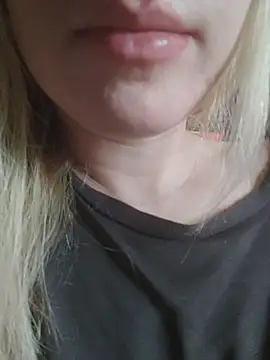 Snapshot of Linda_999 chatting on 03-13-25, 09:10 Linda 999 online show from 03-13-25, 09:10