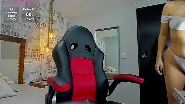 Snapshot of EVAGRECO chatting on 10-27-25, 02:48 EVAGRECO online show from 10-27-25, 02:48