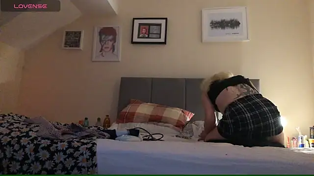 Snapshot of lolaisagoodtime chatting on 02-15-25, 06:33 lolaisagoodtime online show from 02-15-25, 06:33