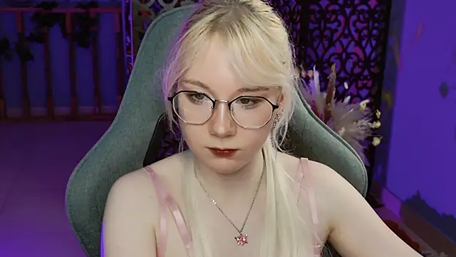 Snapshot of NancyMartinez chatting on 01-30-25, 04:13 NancyMartinez online show from 01-30-25, 04:13