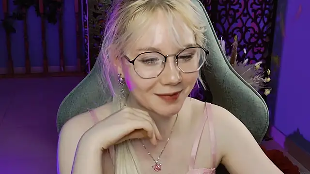 Snapshot of NancyMartinez chatting on 01-30-25, 07:15 NancyMartinez online show from 01-30-25, 07:15