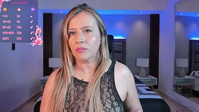 Snapshot of Susann_Ross chatting on 01-12-26, 11:26 Susann Ross online show from 01-12-26, 11:26