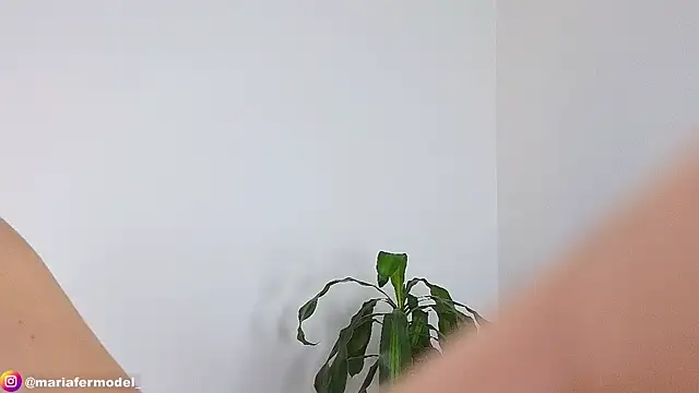 Mariafer05 online show from 01-02-25, 06:12