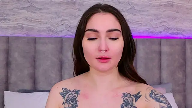 RoxiLester online show from 03-01-25, 11:39