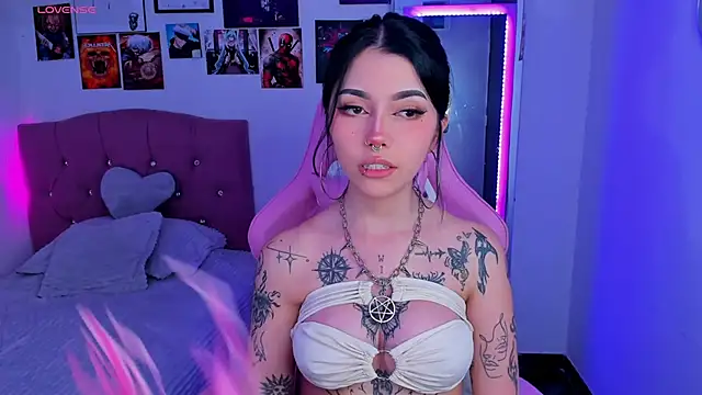 adri tom44 online show from 02-21-25, 05:02