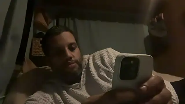 Snapshot of AbsolutMouuah chatting on 10-27-25, 10:03 AbsolutMouuah online show from 10-27-25, 10:03