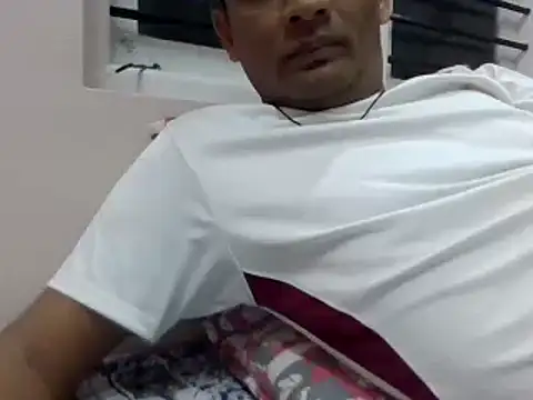 Snapshot of NiceBoy9099 chatting on 12-01-24, 05:35 NiceBoy9099 online show from 12-01-24, 05:35