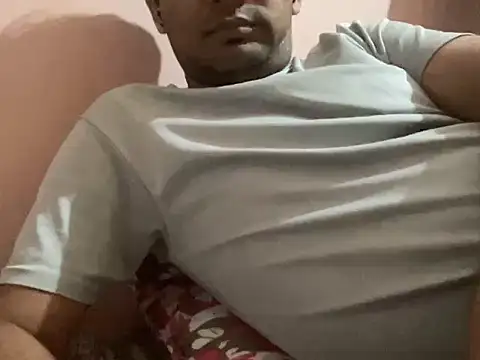 Snapshot of NiceBoy9099 chatting on 10-30-25, 05:46 NiceBoy9099 online show from 10-30-25, 05:46