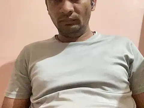 Snapshot of NiceBoy9099 chatting on 11-14-25, 11:02 NiceBoy9099 online show from 11-14-25, 11:02