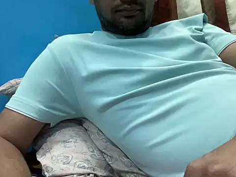 Snapshot of NiceBoy9099 chatting on 01-11-26, 10:31 NiceBoy9099 online show from 01-11-26, 10:31