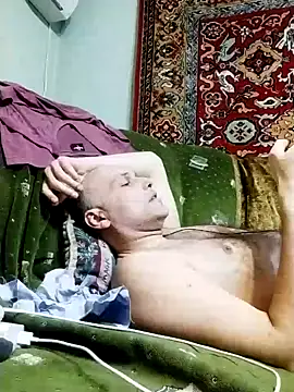 Pineapple04 online show from 01-31-25, 06:03