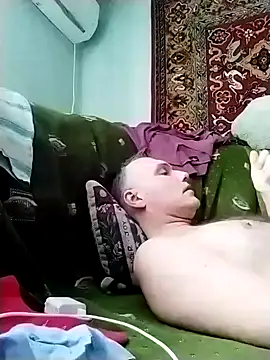 Pineapple04 online show from 02-15-25, 07:38