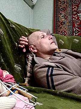 Pineapple04 online show from 04-18-26, 06:01