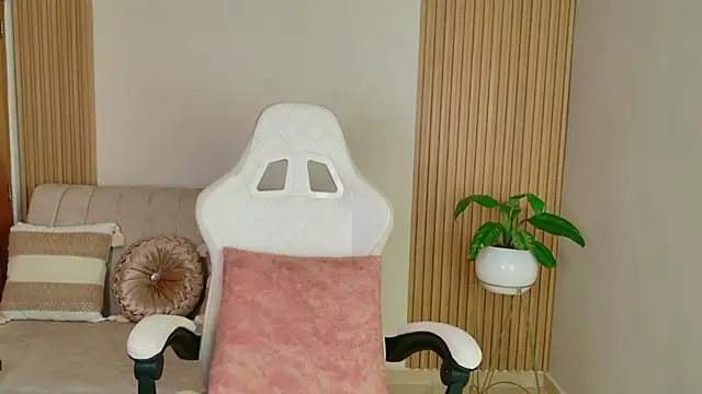 EmilyRive online show from 04-02-26, 09:45