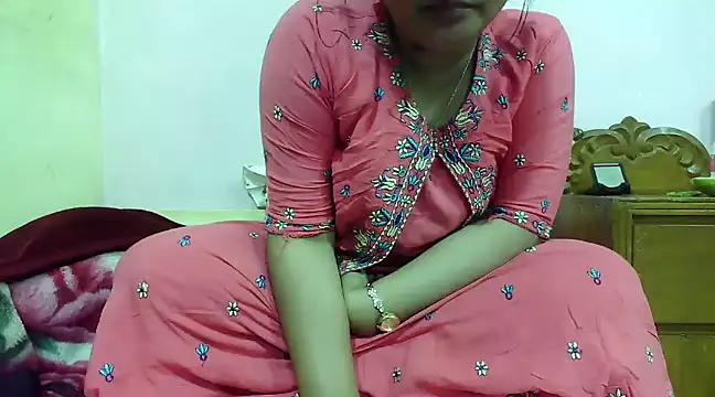 Snapshot of LovelyRose69 chatting on 12-06-24, 03:11 LovelyRose69 online show from 12-06-24, 03:11