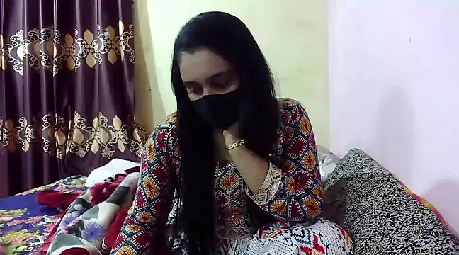 Snapshot of LovelyRose69 chatting on 12-28-24, 04:09 LovelyRose69 online show from 12-28-24, 04:09