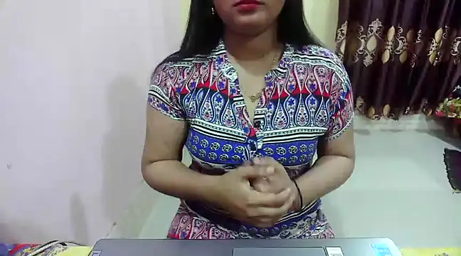 Snapshot of LovelyRose69 chatting on 12-29-24, 05:44 LovelyRose69 online show from 12-29-24, 05:44