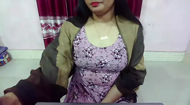 Snapshot of LovelyRose69 chatting on 01-08-25, 12:05 LovelyRose69 online show from 01-08-25, 12:05