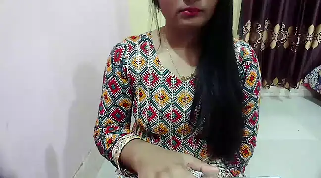 Snapshot of LovelyRose69 chatting on 01-19-25, 01:01 LovelyRose69 online show from 01-19-25, 01:01