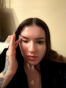 ayeshaskitty online show from 11-15-25, 09:54