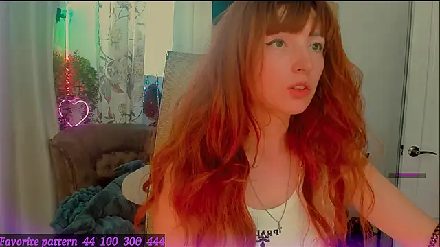 Snapshot of Toxic_Ellies chatting on 04-16-26, 01:34 Toxic Ellies online show from 04-16-26, 01:34