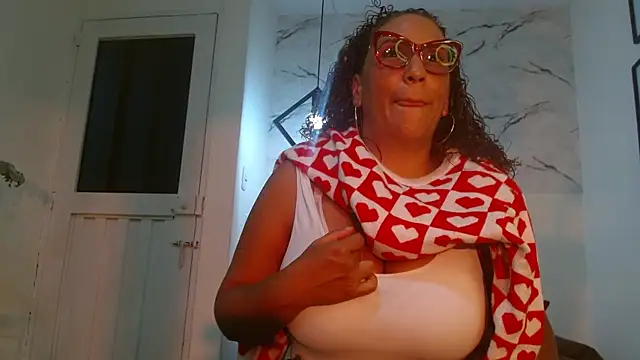 EvaMills1 online show from 09-15-25, 08:20