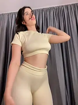 Snapshot of Mavi_Coless chatting on 02-21-25, 05:02 Mavi Coless online show from 02-21-25, 05:02