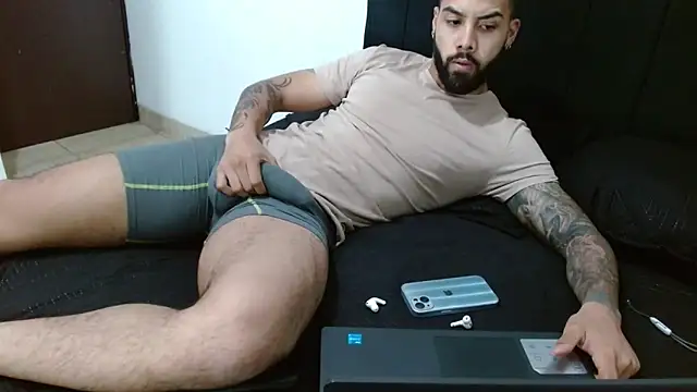 Hendry  online show from 12-06-24, 04:36