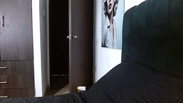 Hendry  online show from 11-24-25, 02:11