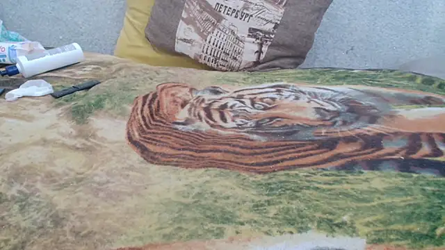 Snapshot of Cute_Cat777 chatting on 03-19-25, 04:36 Cute Cat777 online show from 03-19-25, 04:36