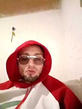 Snapshot of Suggarwhite18CM chatting on 11-12-25, 09:42 Suggarwhite18CM online show from 11-12-25, 09:42