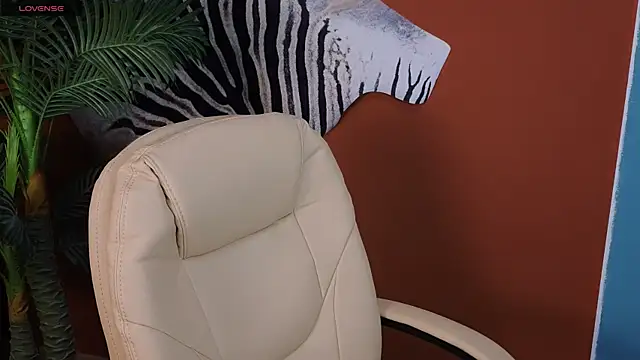 Alice  grace online show from 01-19-25, 05:18