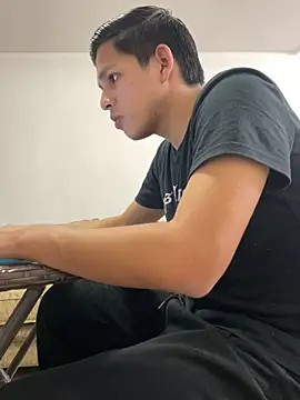 Snapshot of Dani202017 chatting on 12-21-24, 11:02 Dani202017 online show from 12-21-24, 11:02