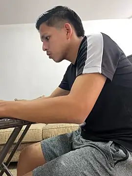 Snapshot of Dani202017 chatting on 02-18-25, 10:25 Dani202017 online show from 02-18-25, 10:25