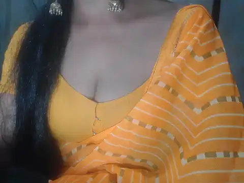 Snapshot of LustyShreya chatting on 10-17-25, 05:15 LustyShreya online show from 10-17-25, 05:15