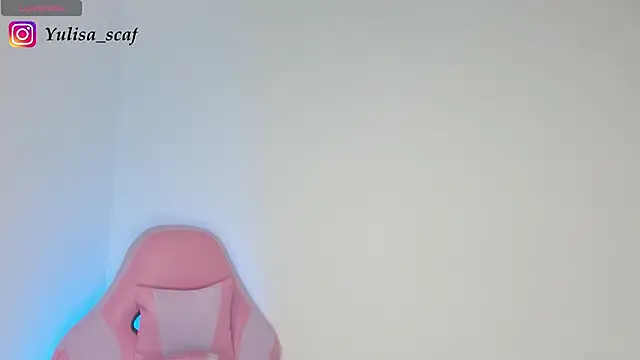 yulissa18 online show from 05-19-26, 01:56