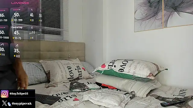 soyander03  online show from 11-23-25, 09:42