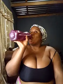 Snapshot of Missmoox24 chatting on 02-10-26, 09:41 Missmoox24 online show from 02-10-26, 09:41