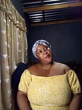 Snapshot of Missmoox24 chatting on 02-12-26, 11:44 Missmoox24 online show from 02-12-26, 11:44