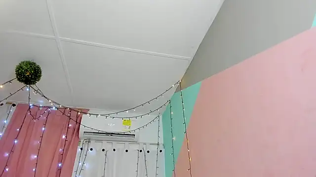 Snapshot of valentina_0_ chatting on 03-02-25, 05:12 valentina 0 online show from 03-02-25, 05:12