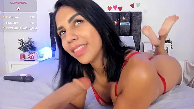 Snapshot of sharonmiller_2_ chatting on 02-18-25, 12:15 sharonmiller 2 online show from 02-18-25, 12:15