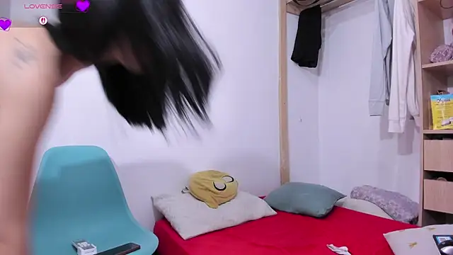 Snapshot of LilitRobins chatting on 01-13-26, 07:52 LilitRobins online show from 01-13-26, 07:52